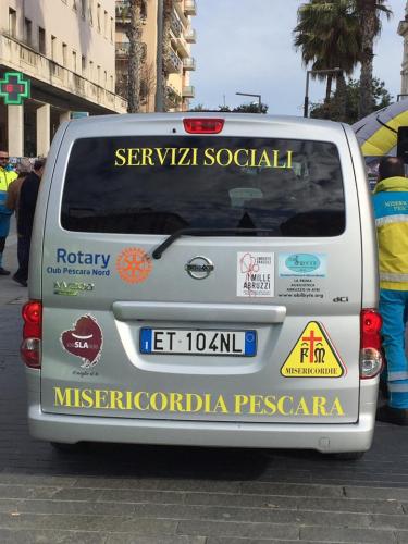 Consegna pulmino alla Misericordia di Pescara